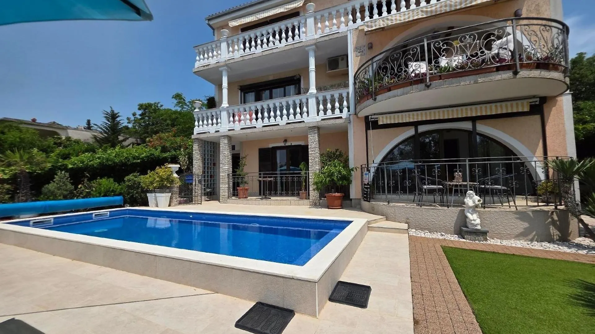 Apartment Fuer 2 Persmit Balkon Novi Vinodolski Kroatien